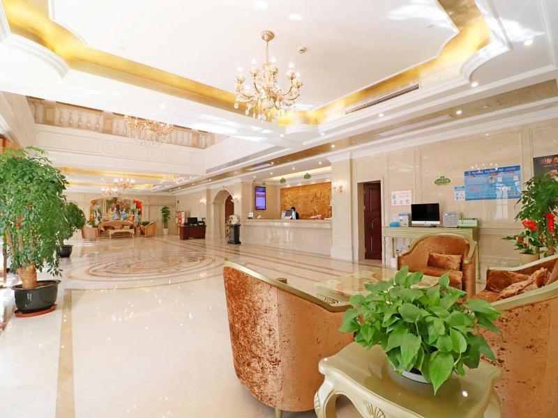 维也纳酒店上海虹桥国家会展纪翟路店 外观 照片